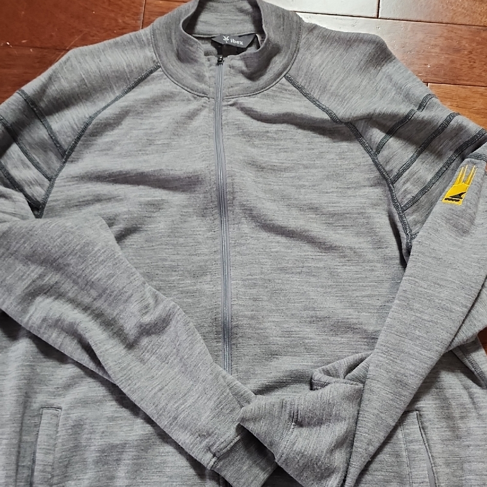 IBEX Merino Gray Full-Zip Jacket with pockets.